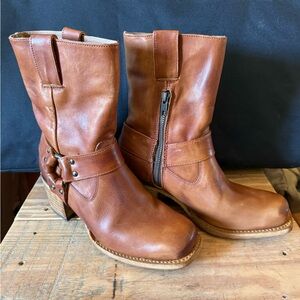 Freebird Darcy, Wheat, size 8